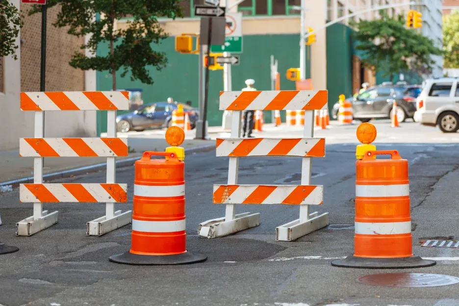 Señales de seguridad en obras de construcción