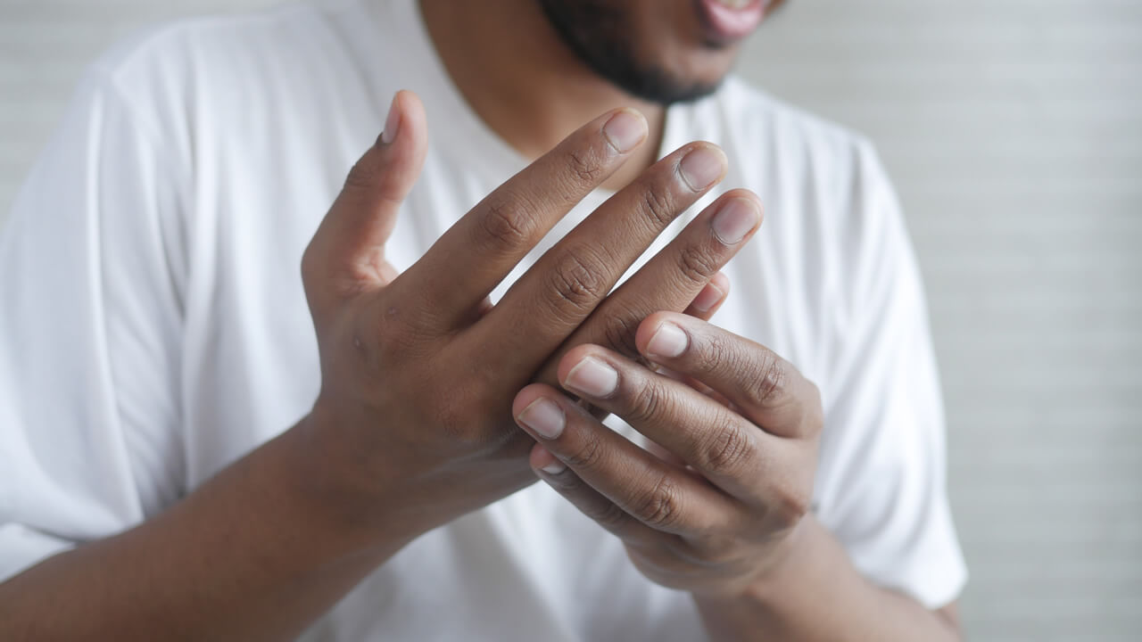 Tendinitis en la mano y túnel carpiano por trabajo: ¿cuándo aplicar a Workers’ Comp?